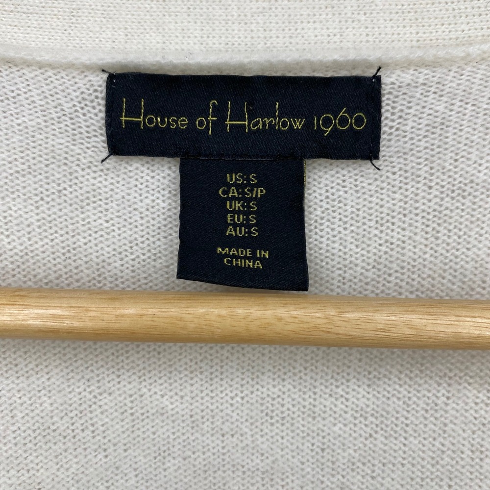 House of Harlow 1960 EUC Cream V-Neck Cashmere Cardigan Gold Crest Buttons Small - Picture 4 of 5